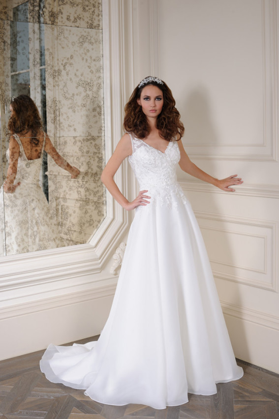 veromia wedding dress